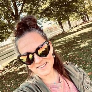 Meet your Posher, Stephanie